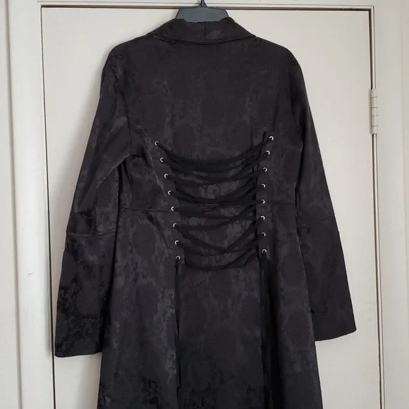 Like New Heart & Rose Brocade Coat - Picture 11 of 16